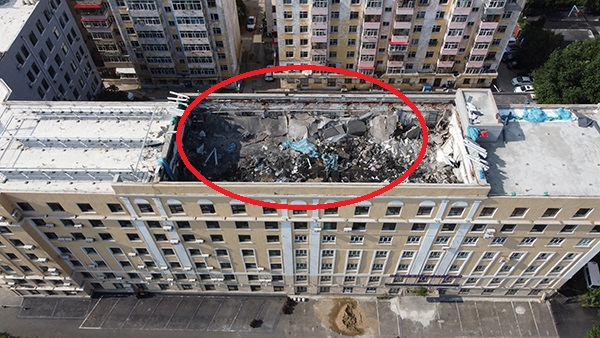 哈爾濱一辦公樓頂層坍塌！已致2死7傷，建筑安全應(yīng)該如何防范？